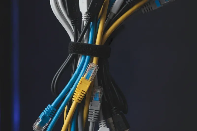Netzwerkkabel Ethernet Patchkabel USB HDMI zur Entsorgung